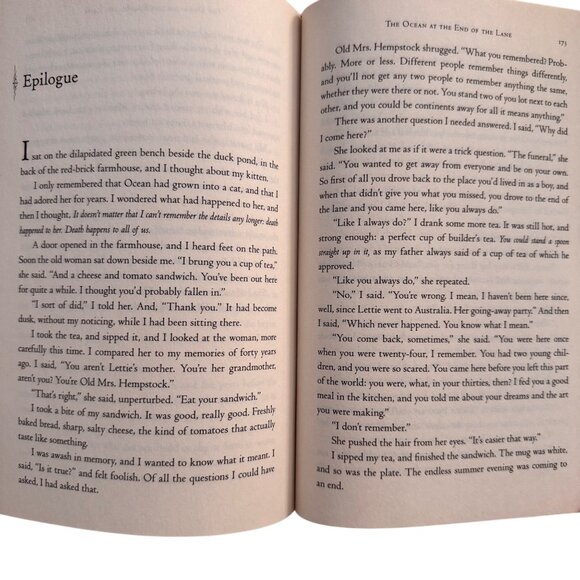 The Ocean At The End Of The Lane Hardcover Book Neil Gaiman Signed First Edition - Picture 12 of 16